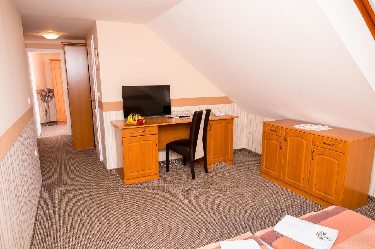 Bed and Breakfast Tinodi Fogado Шарвар Екстер'єр фото