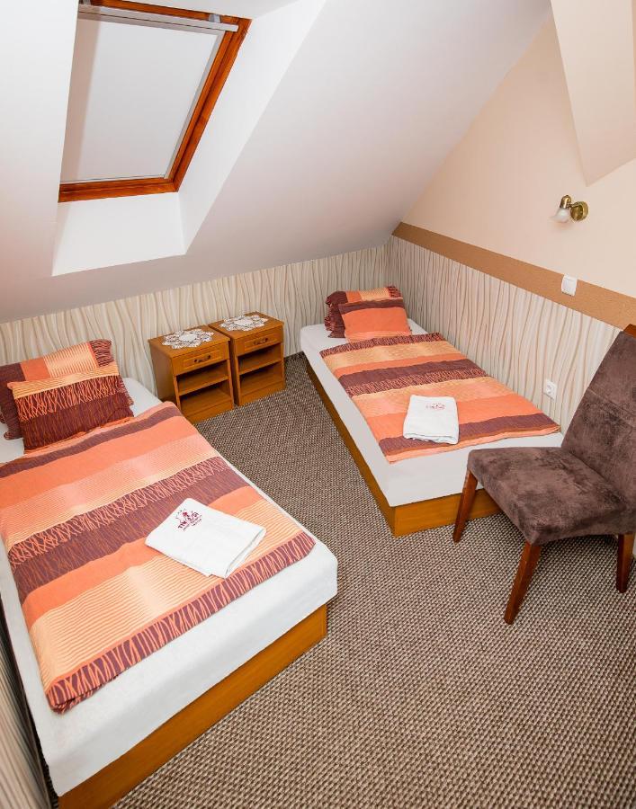 Bed and Breakfast Tinodi Fogado Шарвар Екстер'єр фото