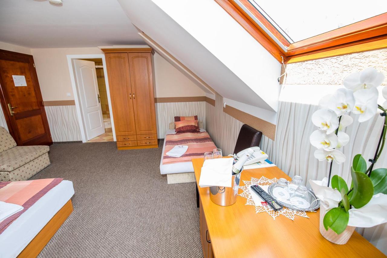 Bed and Breakfast Tinodi Fogado Шарвар Екстер'єр фото