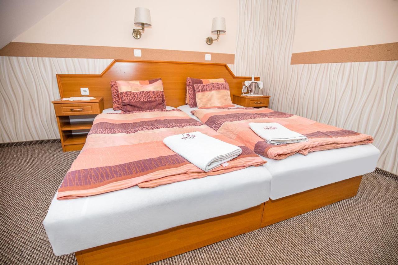 Bed and Breakfast Tinodi Fogado Шарвар Екстер'єр фото