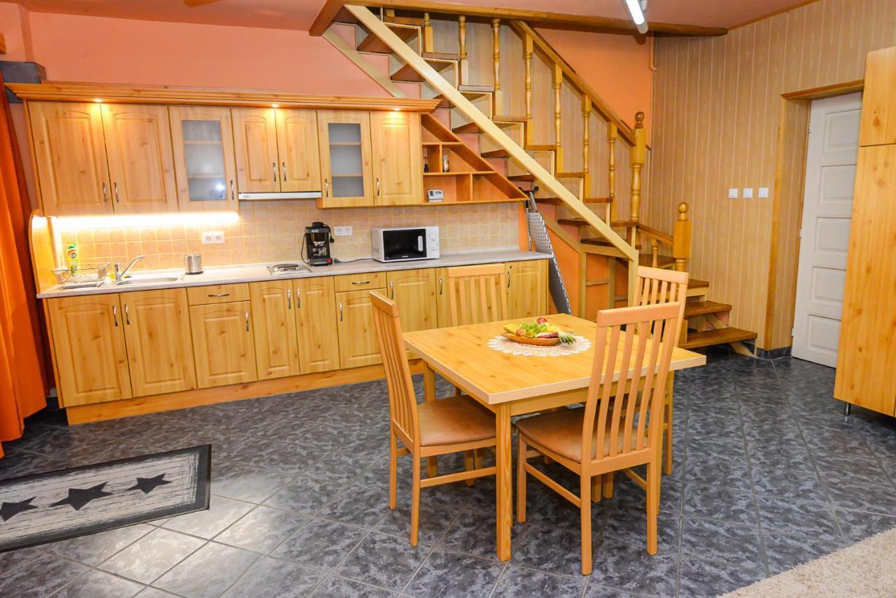 Bed and Breakfast Tinodi Fogado Шарвар Екстер'єр фото
