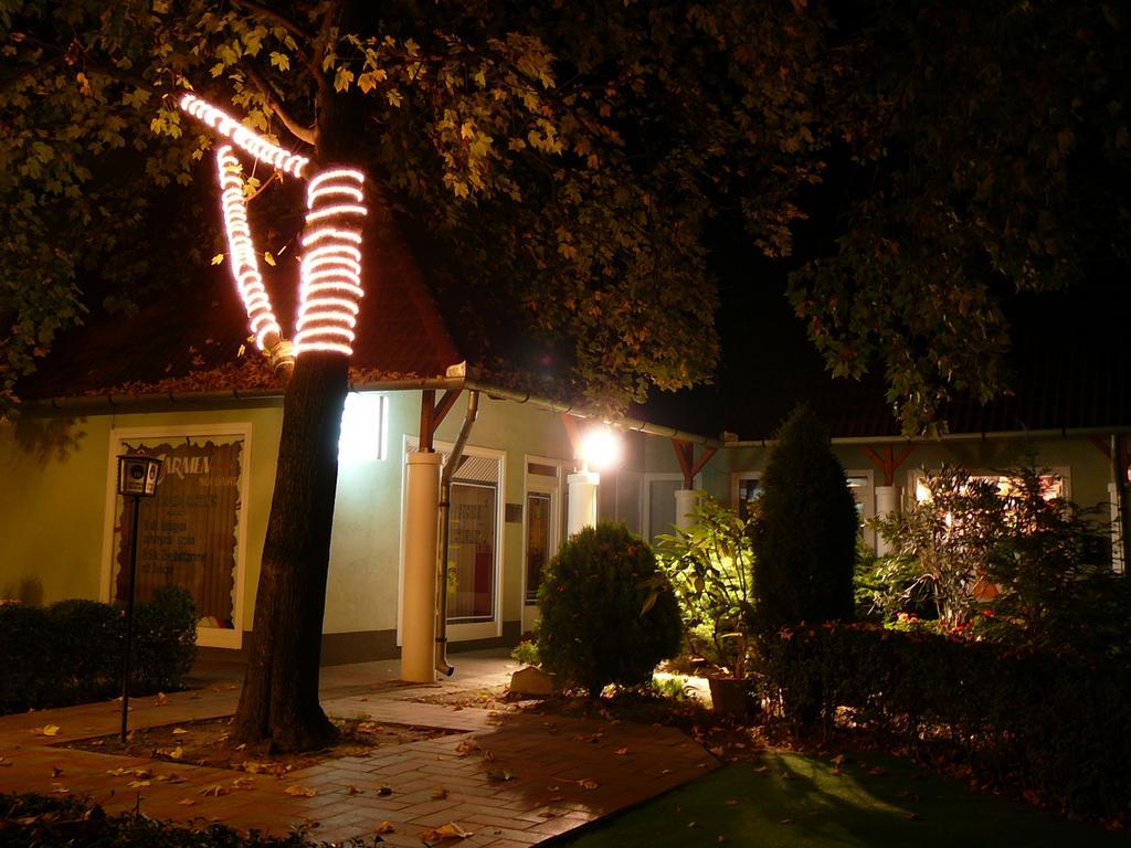 Bed and Breakfast Tinodi Fogado Шарвар Екстер'єр фото