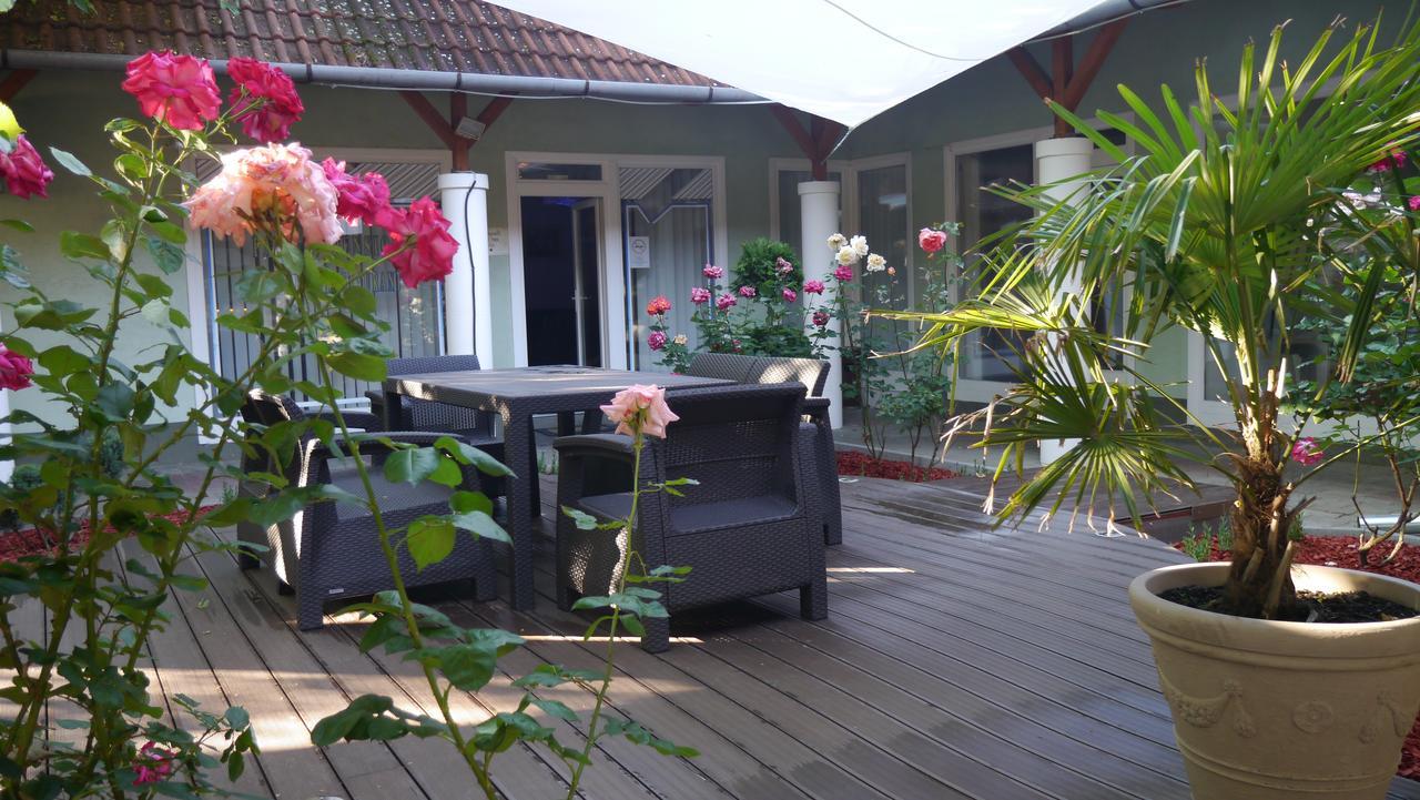 Bed and Breakfast Tinodi Fogado Шарвар Екстер'єр фото