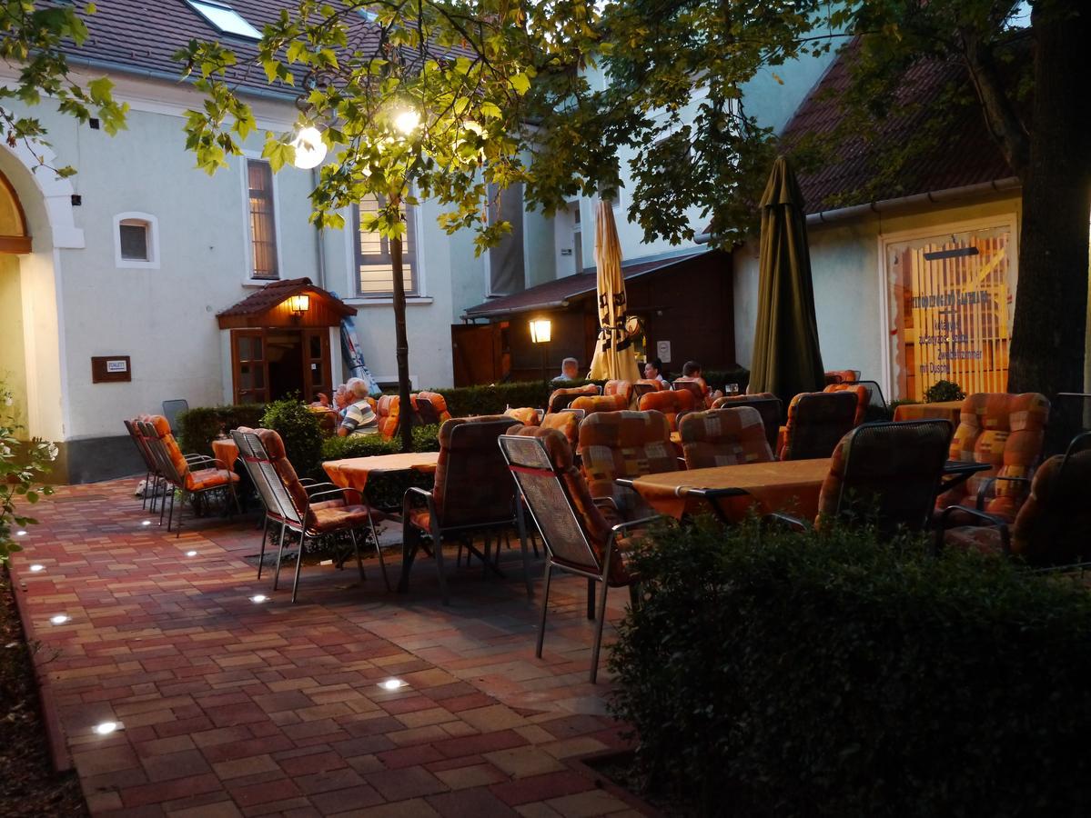 Bed and Breakfast Tinodi Fogado Шарвар Екстер'єр фото