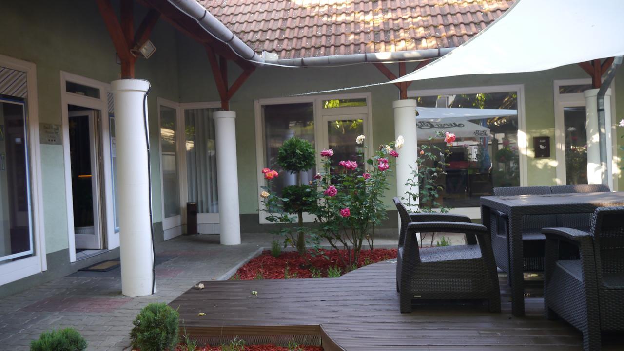 Bed and Breakfast Tinodi Fogado Шарвар Екстер'єр фото