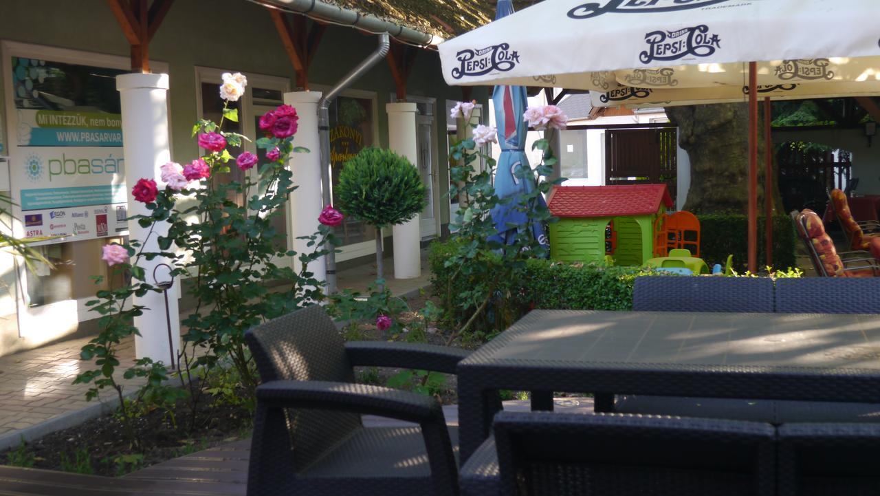 Bed and Breakfast Tinodi Fogado Шарвар Екстер'єр фото